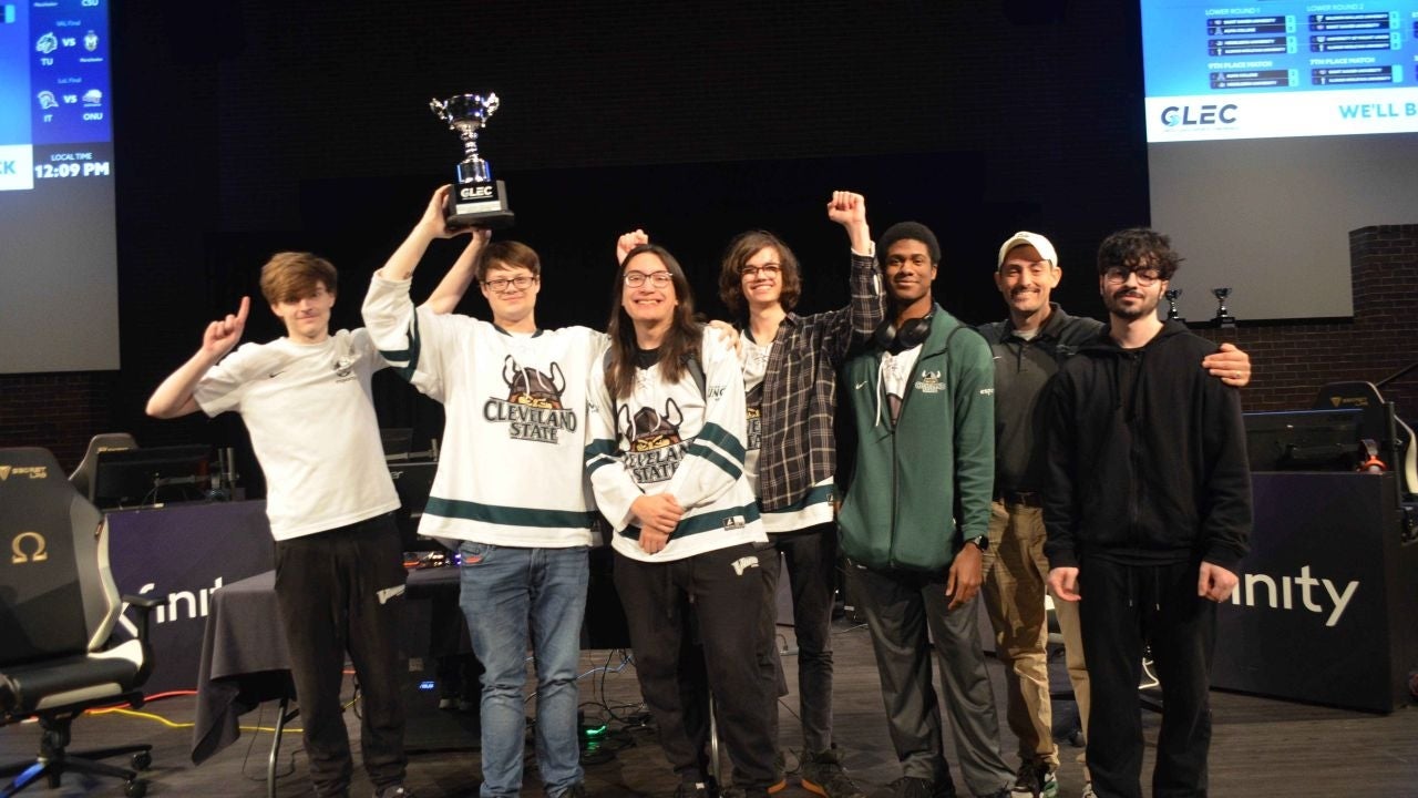 Photo Of Cleveland state Smash team winning conference 