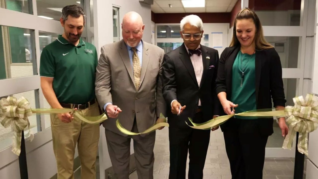 Esports Lab Ribbon cutting