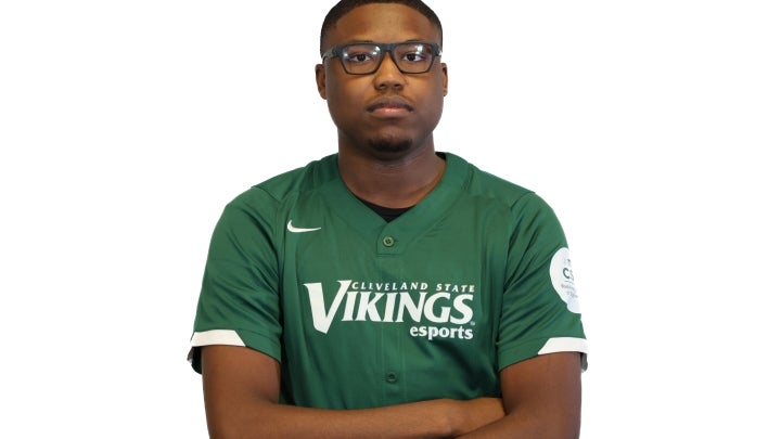 Esports player Ziyeir crossing his arms