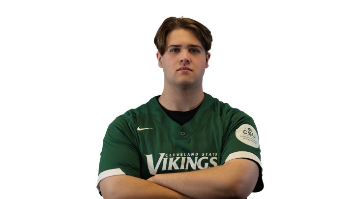 Esports player Kohen crossing his arms